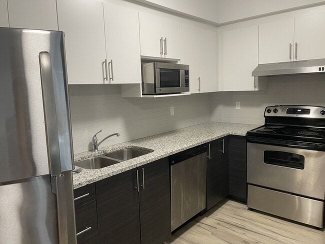 Photo - 258B-258B Sunview St