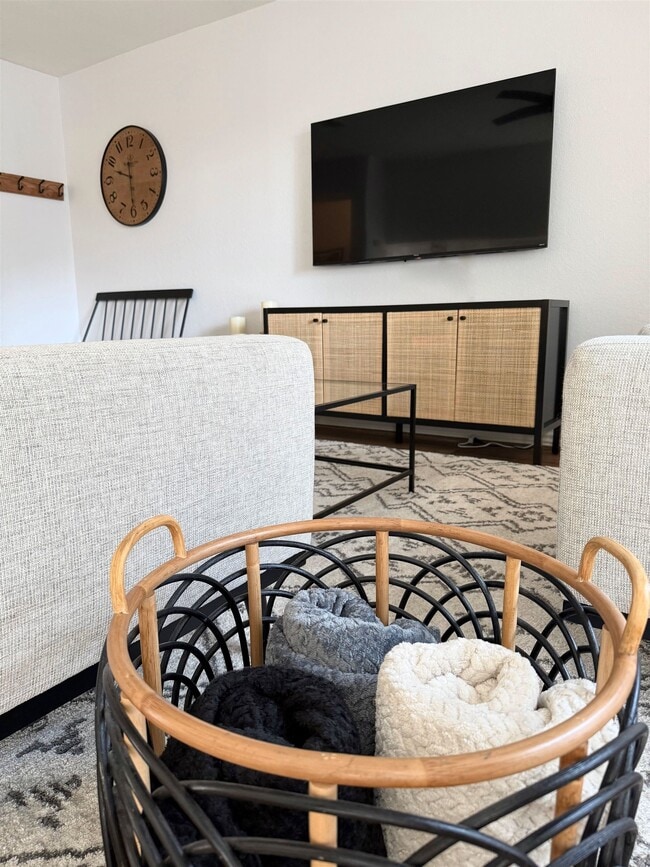 Photo - 307 Out Yonder