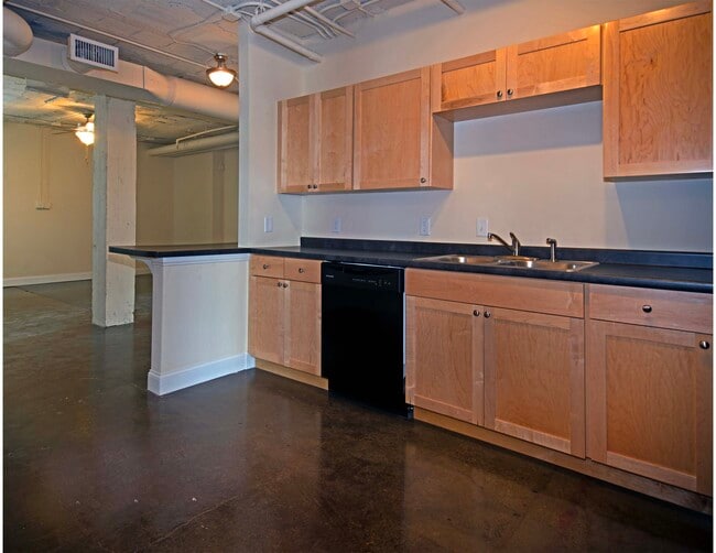 Building Photo - 863 McCallie Ave Rental