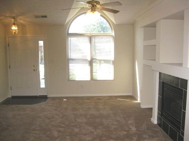 Photo - 3 Bedroom Ranch style home in Spring Valle...