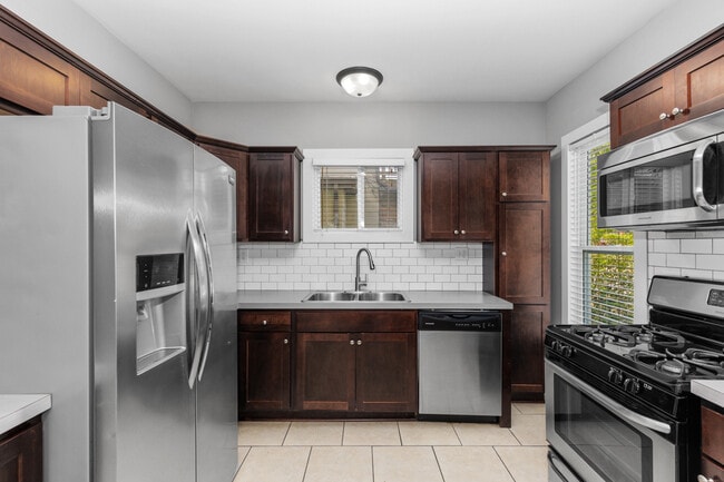 Photo - 624 California St NW