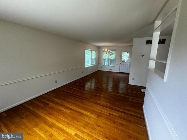 Photo - 2508 St John Pl