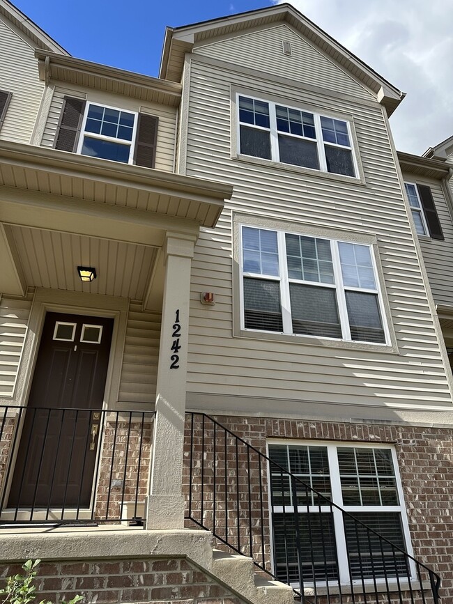 Photo - 1242 Evergreen Ave