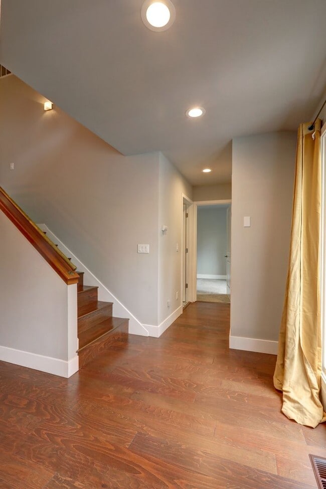 Photo - Where Architecture Meets Nature – Private Mercer Island Gem