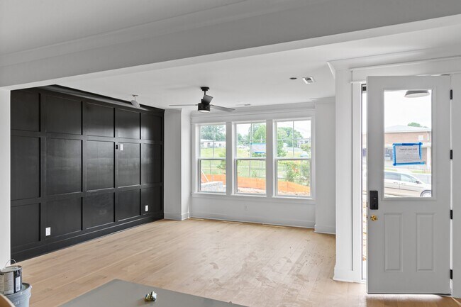 Photo - 1712 Carvell Ave