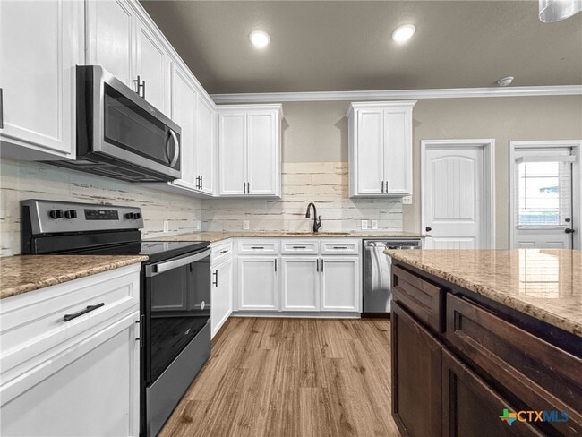 Photo - 1606 Black Kettle Trl