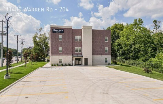 Building Photo - Hines View Apartments