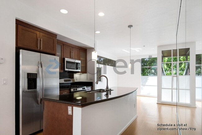 Photo - 1332 Powell St