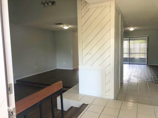 Photo - 1060 Huntington Ct