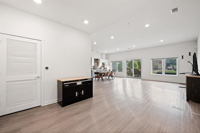 4361 S Congress Ave Unit 111