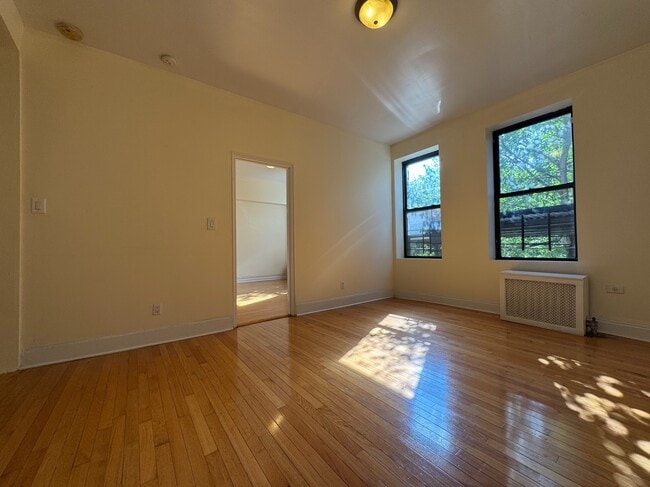 Photo - 884 Riverside Dr Unit 1H