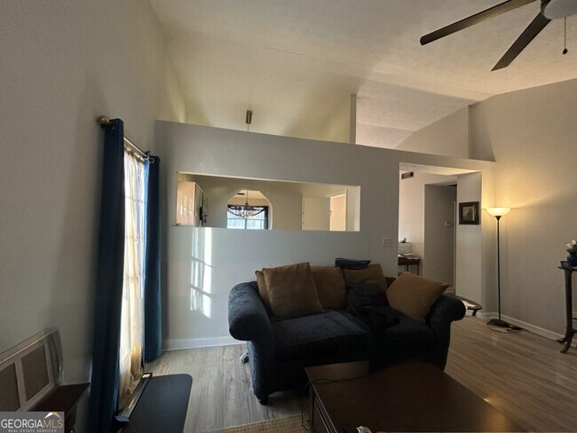 Photo - 6031 Ambassador Dr