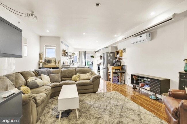 Photo - 2229 Frankford Ave Apartamento