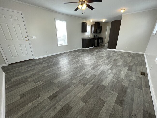 Photo - 38013 Chilver Ave