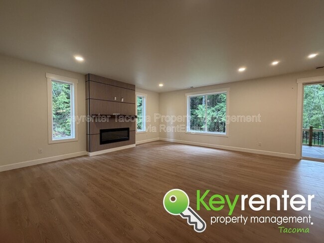 Photo - 16517 48th St NW