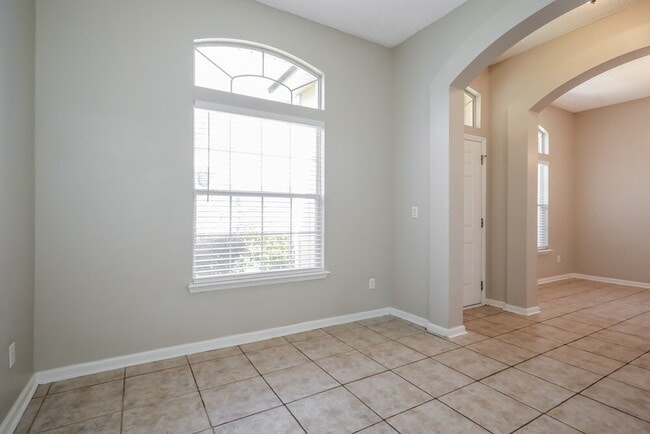 Photo - 7811 Invermere Blvd N