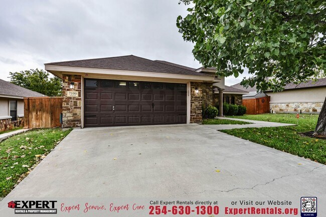 Photo - GORDEOUS 3 BEDROOM HOME WITH SOLAR PANELS!!