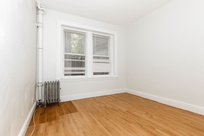 Photo - 2 bed/1 bath in Brighton