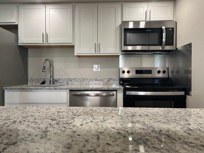 Cocina remodelada - Rose Hill Apartments