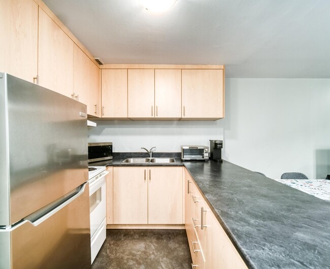 Photo - 5222-5222 Green St Unit 23