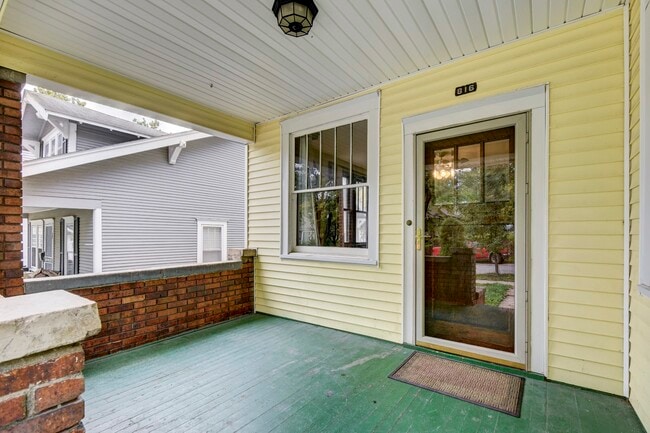 Photo - 816 N 43rd St