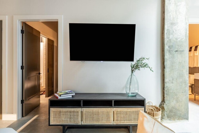 Photo - 315 Girod St Unit ID1267143P