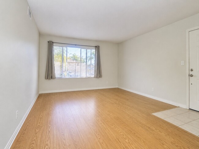 1386 E Madison Ave Unit 12