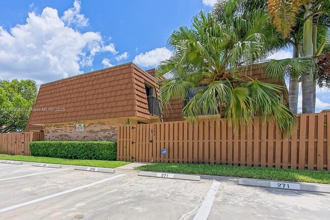 Photo - 2585 Garden Ct Townhome