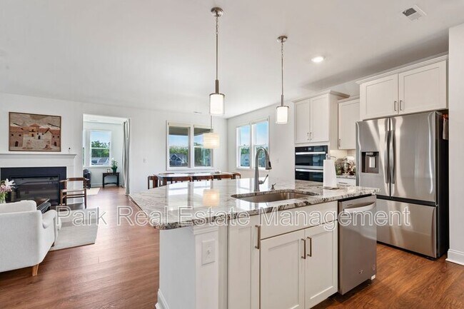 Photo - 1017 Prominence Dr