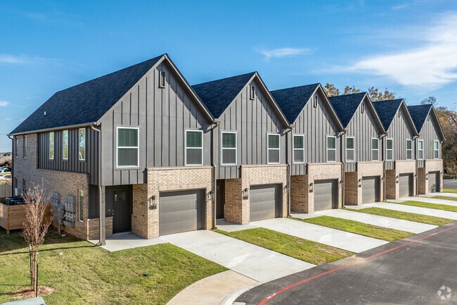 Building Photo - Townhomes at Centennial Crossing