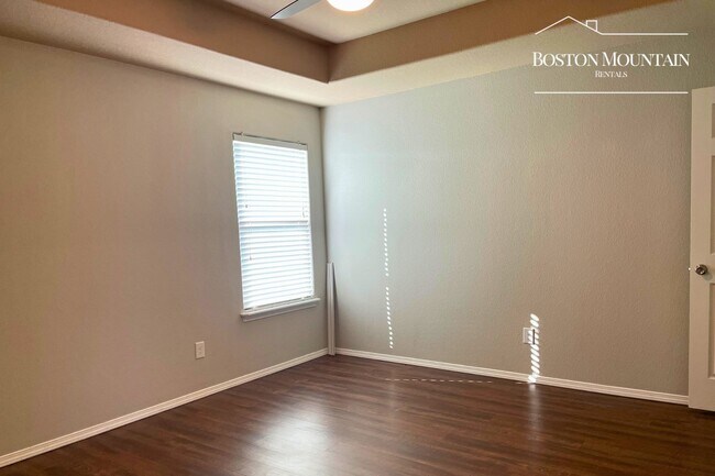 Photo - 1121 Apollo Dr