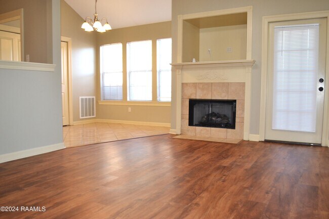 Photo - 319 Artisan Rd Unit D
