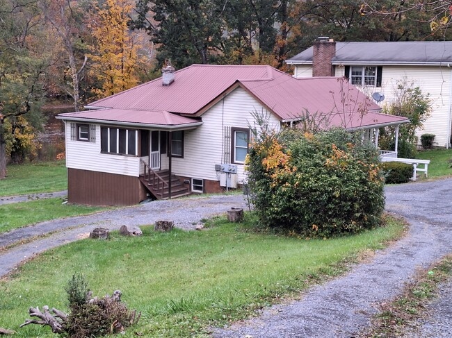 Photo - 5996 Seneca Trail S