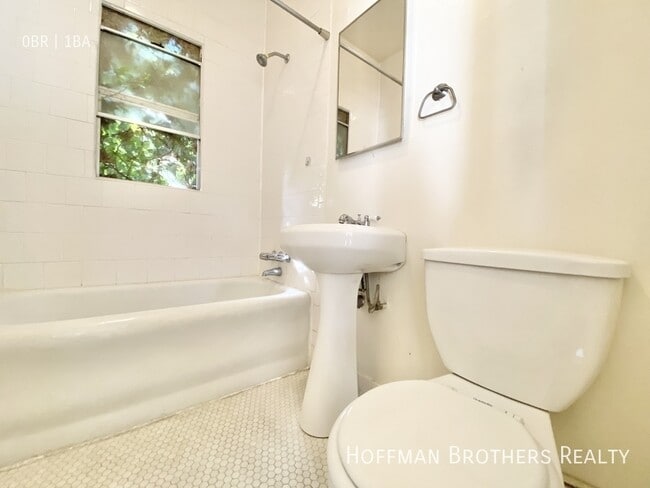 Photo - 836 Sanborn Ave Unidad 322
