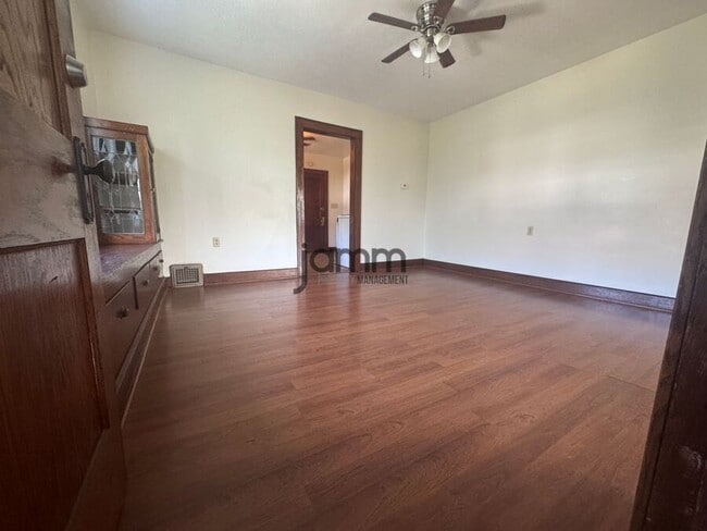 Photo - 4347 W 49th St Unit Upper