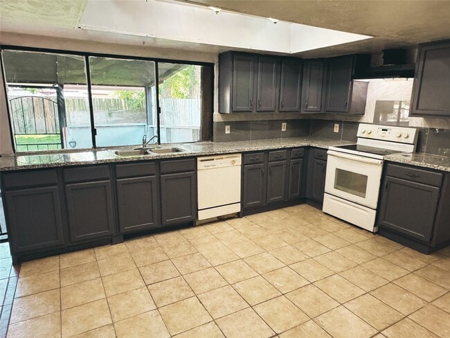 Photo - 2211 Mustang Springs Dr