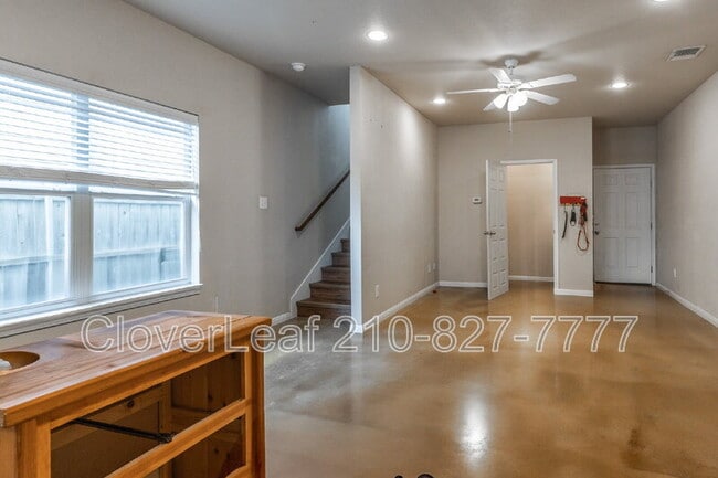 Photo - 535 Advantage Dr