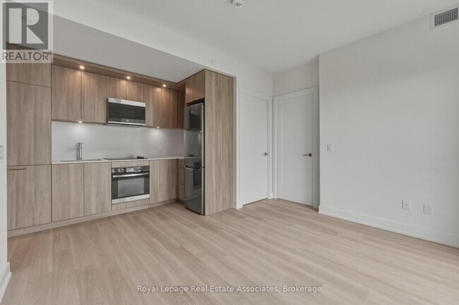 Photo - 25 Cordova Ave Unité 901