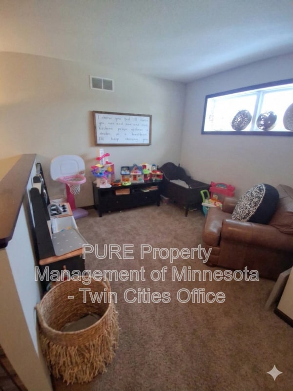 Photo - 1704 Basswood Ct