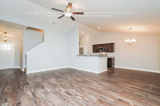 Photo - 737 Cedar Ln