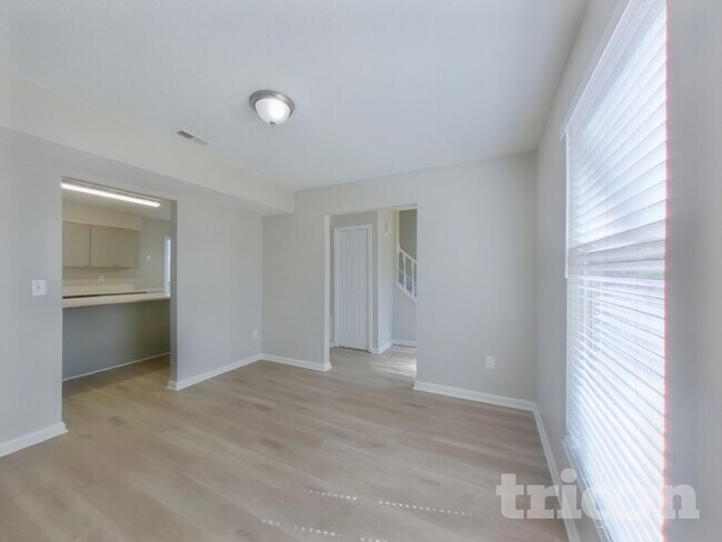 Photo - 509 Glen Ellyn Ct