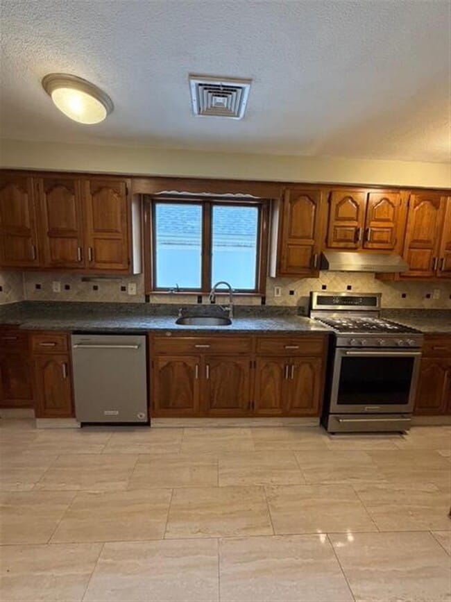 Photo - 33 Lafayette St Unit 1