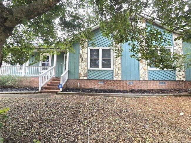 Building Photo - 5600 Woodlake Ct