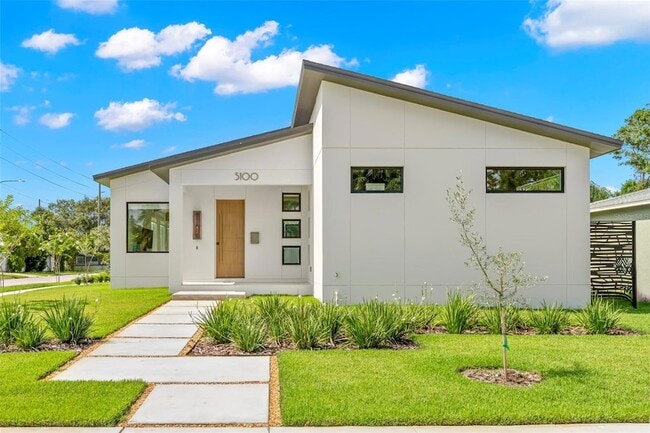 Photo - 150 51st St N