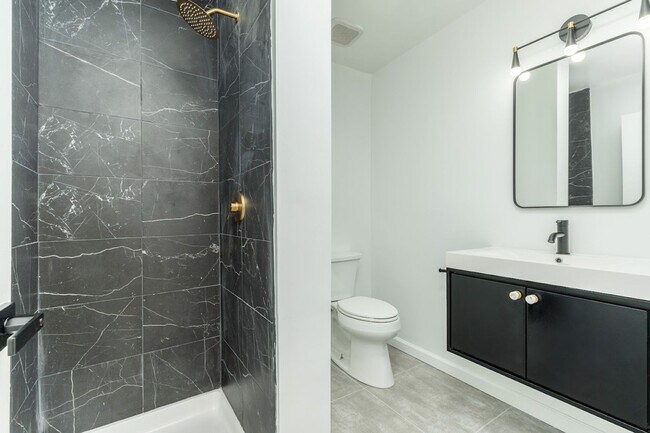 Photo - 3003 W Glenwood Ave Unit 37