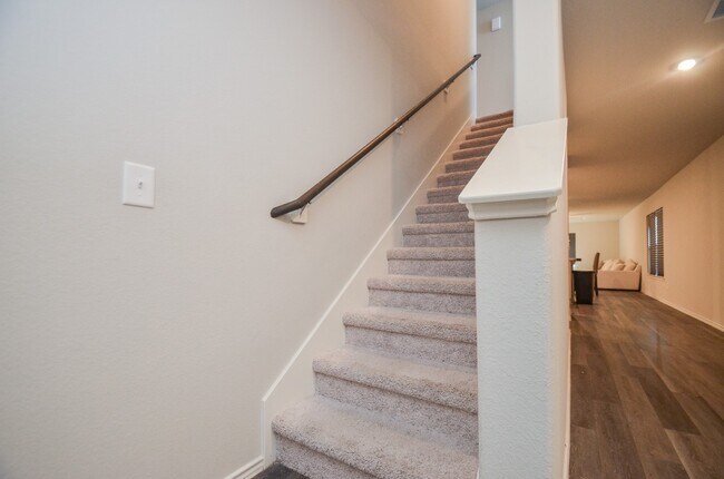 Photo - 2250 Yelverton Ter Trl