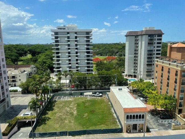 Building Photo - 700 Biltmore Way Unit 1015