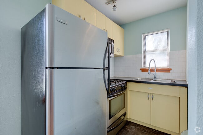 East River Terrace - Estudio pequeño 404SF - East River Terrace