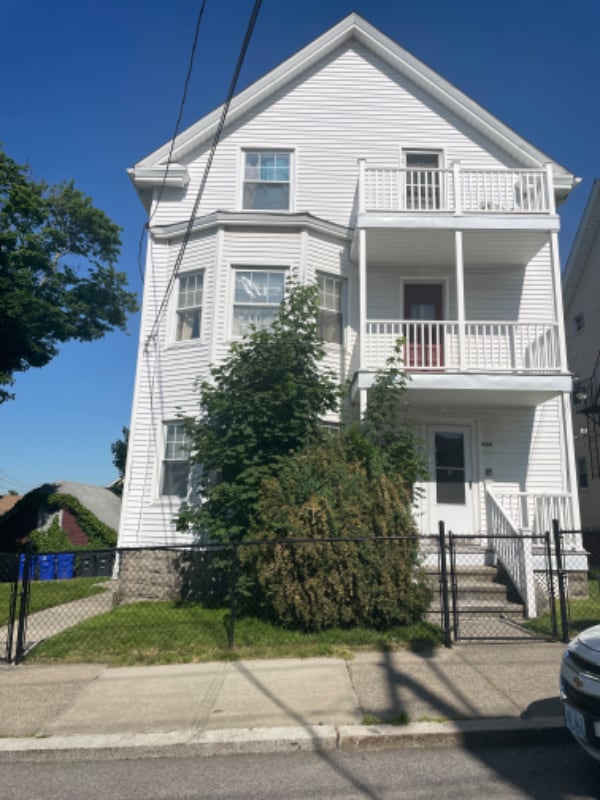 Building Photo - 458 East Ave