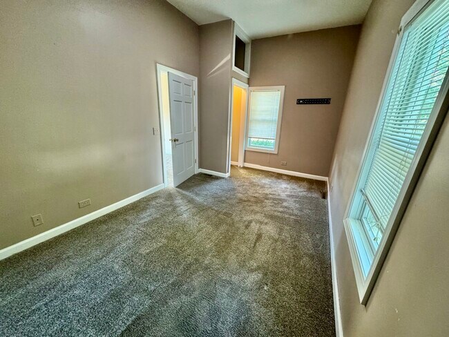 Photo - 110 N Elm St